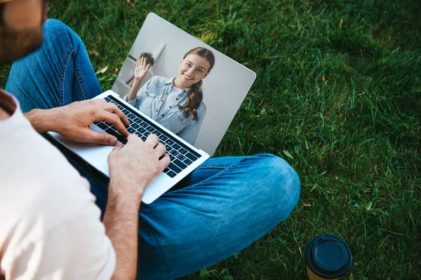 Abgeschnittenes Bild Von Kollegen Die Webinaren Freien Teilnehmen — Stockfoto