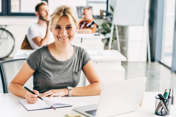 Successful Young Woman Working Open Space Office Looking Camera — Stock Photo, Image