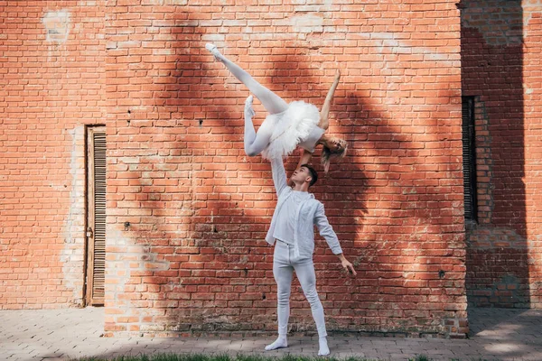 Young Couple Dancers Performing Ballet Dance Brick Wall Street — Free Stock Photo