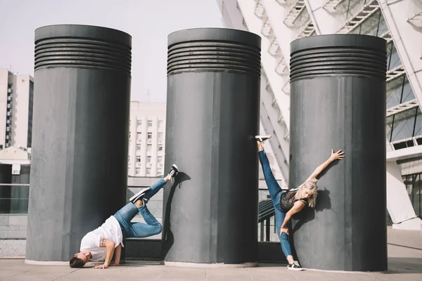 Young Contemporary Dancers Practicing Urban City Street — Stock Photo, Image