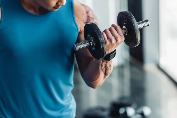 Close Young Sportsman Exercising Dumbbell Gym — Stock Photo, Image