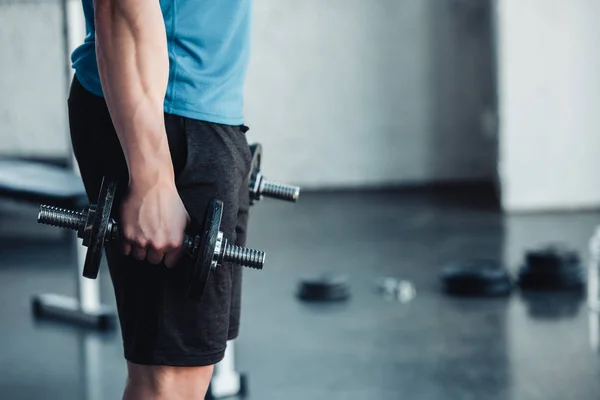 Partial View Young Sportsman Exercising Dumbbells Gym — Stock Photo, Image