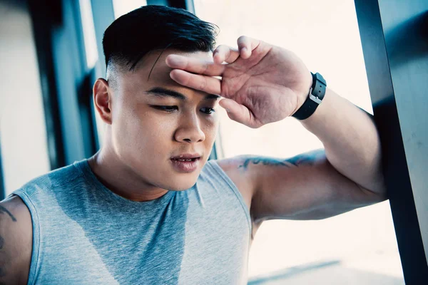 Tired Sweaty Young Asian Sportsman Long Workout — Free Stock Photo