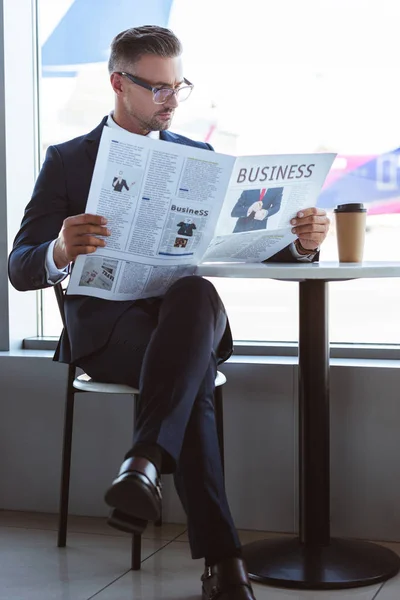 Adult Businessman Reading Newspaper Cafe Airport — Free Stock Photo