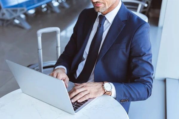 Close Adult Businessman Glasses Typing Laptop Table Airport — Stock Photo, Image