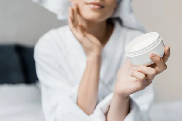 Cropped View Girl Applying Cosmetic Cream Face — Stock Photo, Image