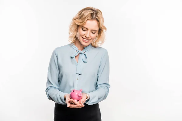 Feliz Empresária Segurando Rosa Porquinho Banco Isolado Branco — Fotografia de Stock