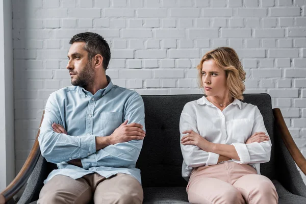 Angry Couple Sitting Couch Quarrel Looking Away — Stock Photo, Image