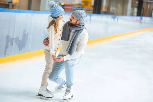 Happy Little Daughter Father Skating Rink — Stock Photo, Image