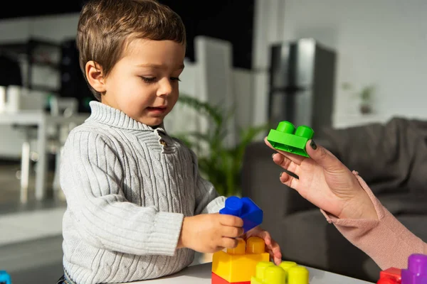 Cropped Image Woman Playing Plastic Blocks Little Son Home — Stock Photo, Image