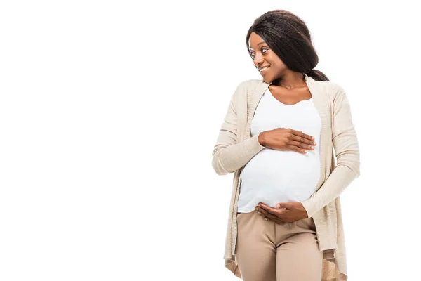 Embarazada Sonriente Africana Americana Mujer Mirando Lejos Aislado Blanco —  Fotos de Stock