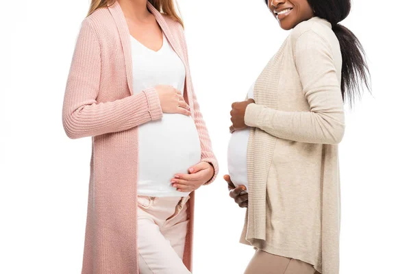 Visión Parcial Mujeres Embarazadas Multiculturales Sonriendo Aisladas Blanco — Foto de Stock