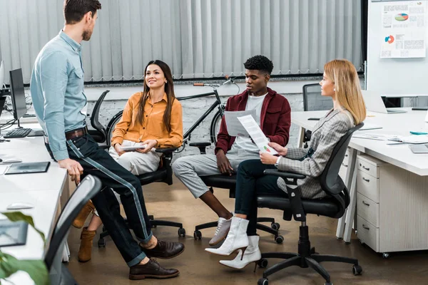 Multicultural Business Colleagues Discussing Work Office — Stock Photo, Image