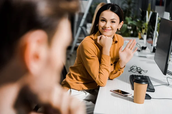 Smiling Businesswoman Greeting Colleague Workplace Office — Stock Photo, Image