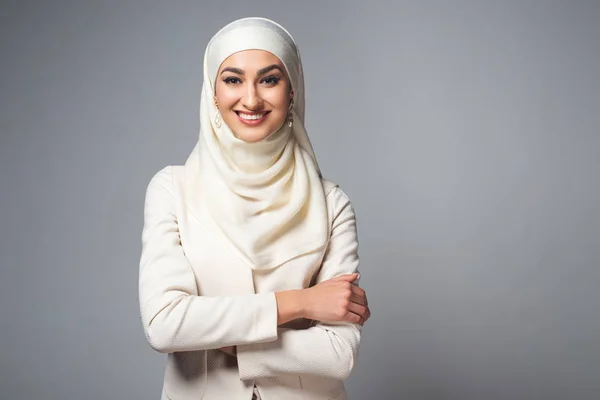 Young Muslim Woman Standing Crossed Arms Smiling Camera Isolated Grey — Stock Photo, Image