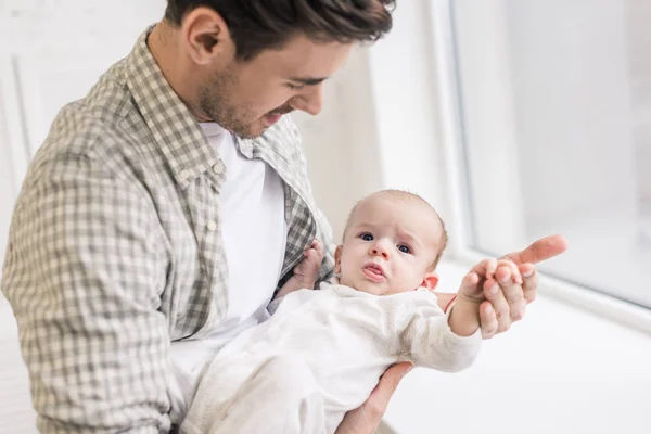 Portrait Adorable Little Baby Fathers Hands — Stock Photo, Image