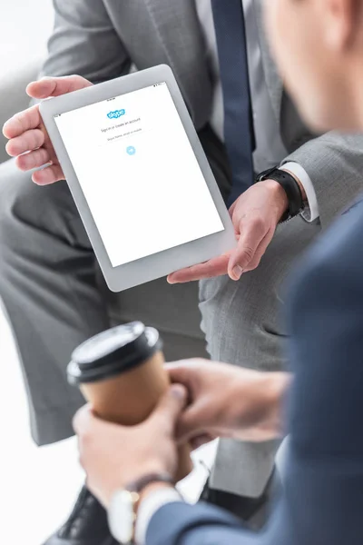 Cropped Shot Businessman Showing Digital Tablet Skype App Male Colleague — Stock Photo, Image