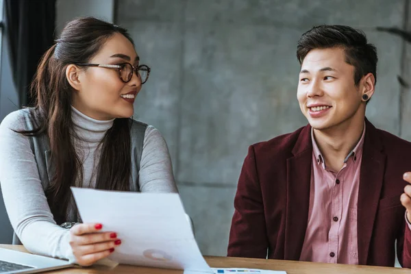 Happy Young Coworkers Smiling Each Other While Working Together Office — Stock Photo, Image