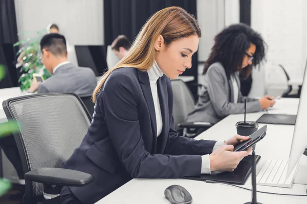 Side View Young Businesswoman Using Digital Devices Workplace — Stock Photo, Image