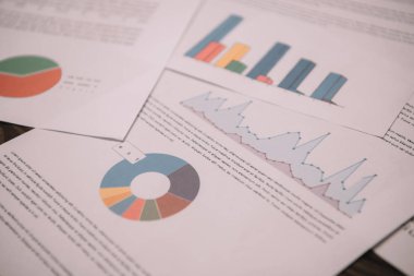 grafikler ve stratejisi ile iş belgelerinin yakın çekim
