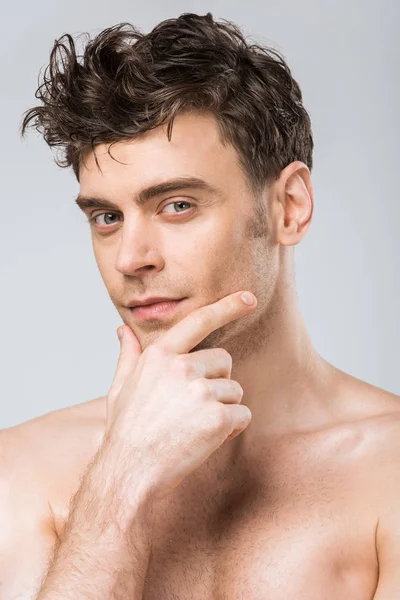 Retrato Joven Guapo Hombre Reflexivo Aislado Gris — Foto de Stock