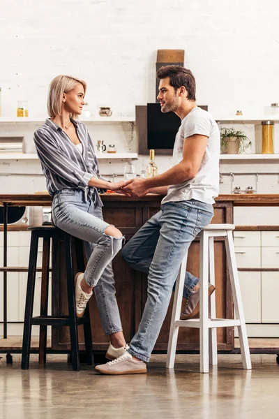 Attractive Girlfriend Handsome Boyfriend Holding Hands — Stock Photo, Image