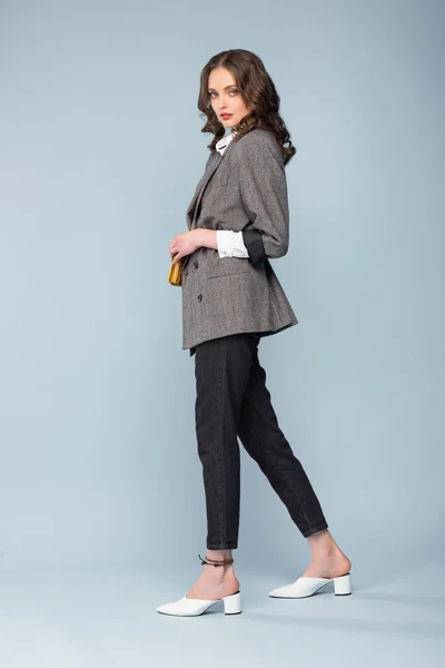 Beautiful Fashionable Woman Formal Wear Posing Looking Camera Grey Background — Stock Photo, Image