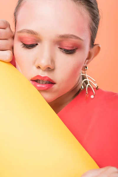 Portrait Beautiful Stylish Girl Limelight Paper Posing Living Coral Background — Stock Photo, Image