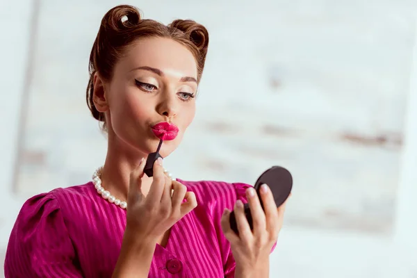 Beautiful Pin Girl Looking Face Powder Mirror Using Lip Balm — Stock Photo, Image