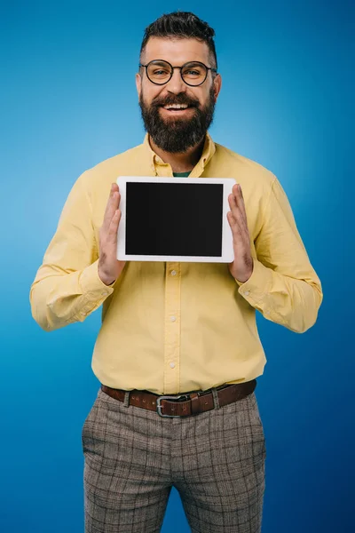 Smiling Bearded Man Showing Digital Tablet Blank Screen Isolated Blue — Stock Photo, Image