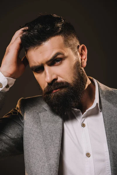 Knappe Stijlvolle Baard Zakenman Geïsoleerd Brown — Stockfoto