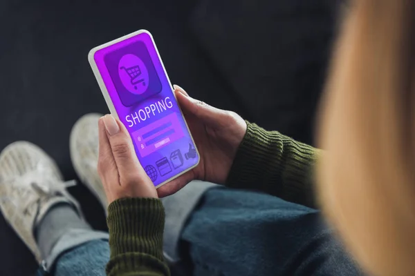 Cropped View Woman Holding Smartphone Shopping App Screen — Stock Photo, Image