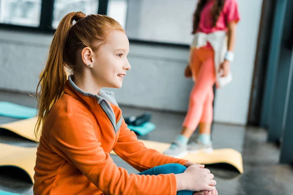 Dreamy Ginger Kid Pony Tail Posing Gym — Stock Photo, Image