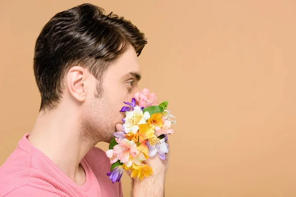 Homem Cobrindo Boca Com Flores Isoladas Bege — Fotografia de Stock