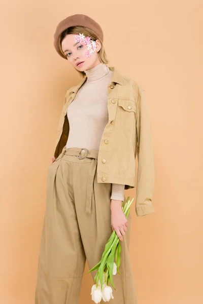 Stylish Woman Wearing Beret Holding Bouquet Flowers Isolated Beige — Stock Photo, Image