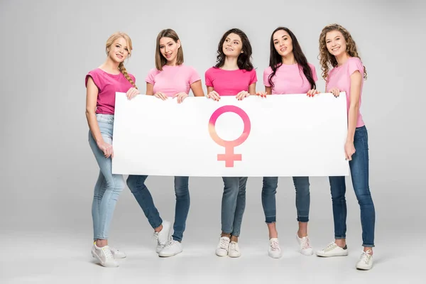 Attraktive Junge Frauen Mit Großem Schild Mit Weiblichem Symbol Auf — Stockfoto