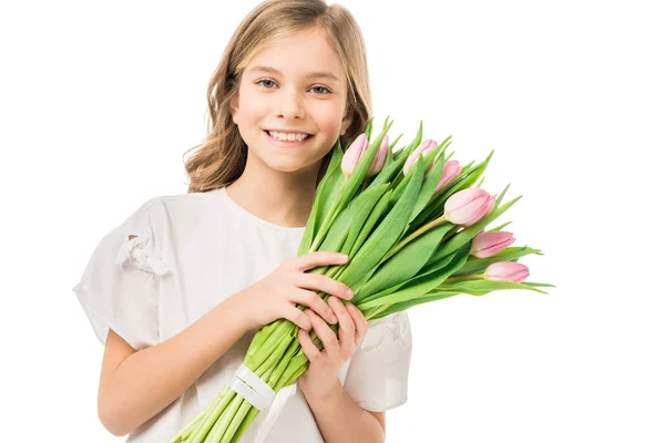 Feliz Niño Sonriente Con Hermoso Ramo Tulipanes Rosados Aislados Blanco — Foto de Stock