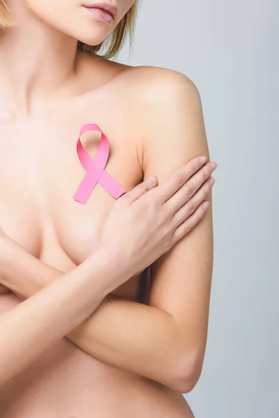 Vista Recortada Chica Desnuda Con Cinta Conciencia Cáncer Mama Rosa — Foto de Stock