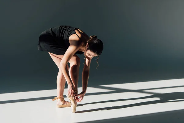 Beautiful Ballerina Black Dress Fixing Pointe Shoes — Stock Photo, Image