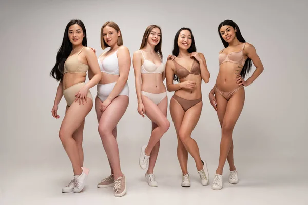 Five Cheerful Multicultural Women Underwear Sneakers Posing Camera Body Positivity — Stock Photo, Image