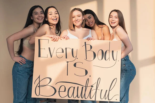 Five Happy Multicultural Girls Holding Placard Every Body Perfect Lettering — Stock Photo, Image