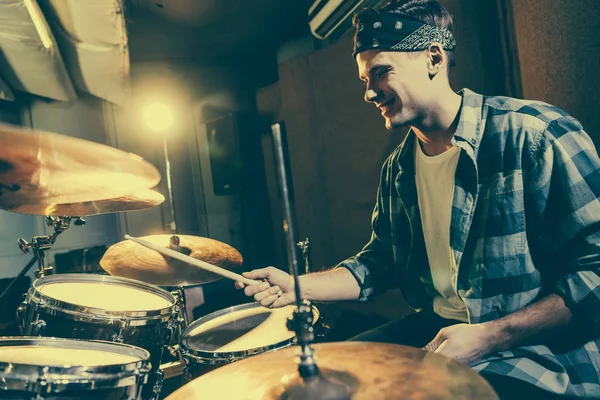 Selective Focus Happy Drummer Holding Drum Sticks While Playing Drums — Stock Photo, Image