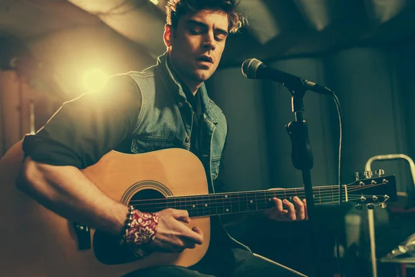 Handsome Musician Singing Microphone While Playing Acoustic Guitar — Stock Photo, Image