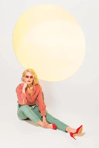 Beautiful Stylish Girl Colorful Clothes Sunglasses Posing White Yellow Circle — Stock Photo, Image