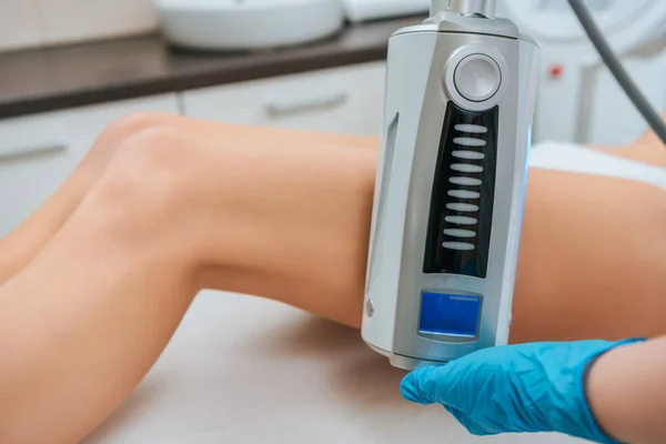 Cropped View Cosmetologist Doing Therapy Leg — Stock Photo, Image