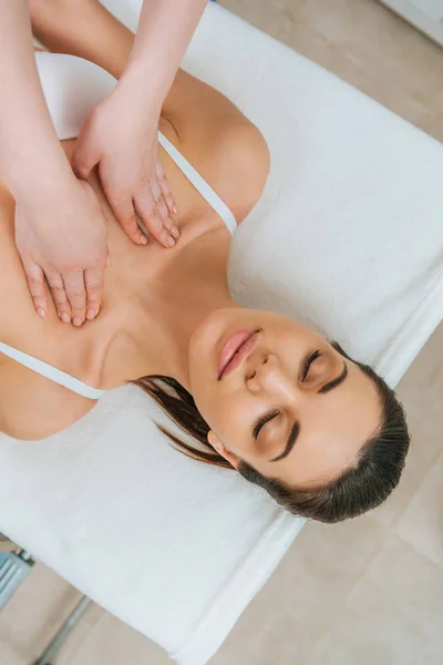 Partial View Masseur Doing Chest Massage Girl Massage Table — Stock Photo, Image