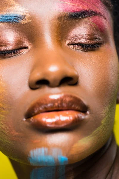 Selective Focus Beautiful African American Woman Makeup Closed Eyes — Stock Photo, Image