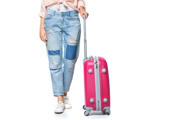 Tiro recortado de mujer viajera con equipaje aislado en blanco - foto de stock