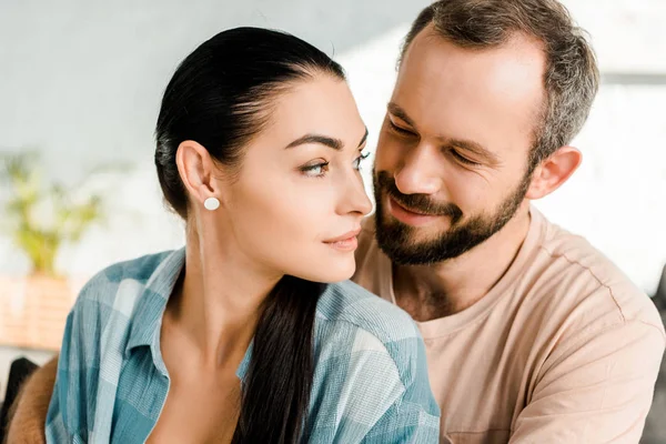 Portrait of beautiful wife and smiling husband — Stock Photo