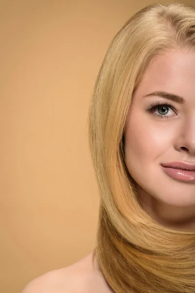 Cropped view of blonde girl posing with gently smile — Stock Photo